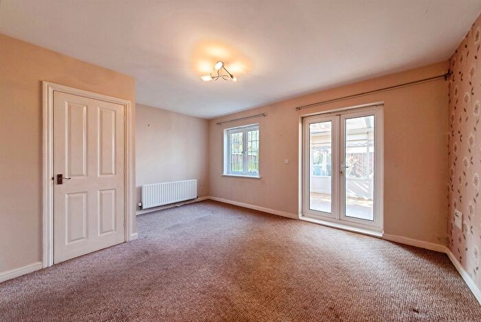 3 Bedroom Terraced House For Sale In Finn Close, Bourne, PE10