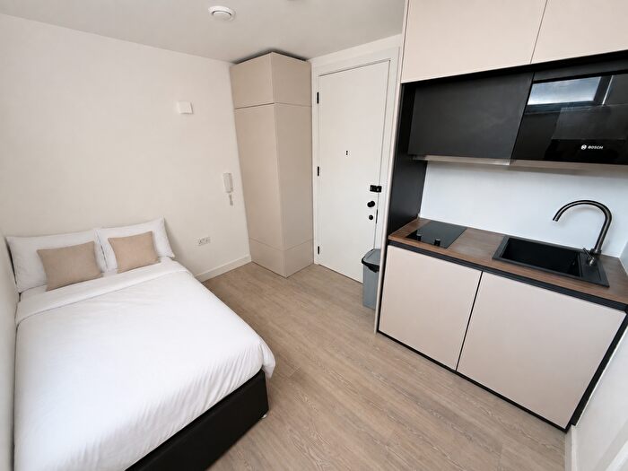 Studio To Rent In College Road, Harrow, HA1