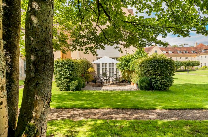 4 Bedroom Detached House For Sale In The Stables, Lechlade, Gloucestershire, GL7