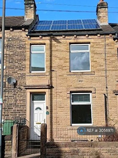 3 Bedroom Terraced House To Rent In Scar Lane, Huddersfield, HD3