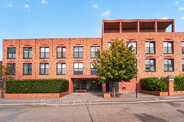 1 Bedroom Apartment For Sale In Gainsford Road, Walthamstow, E17
