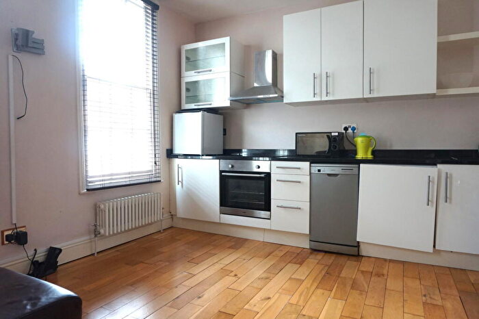 1 Bedroom Flat To Rent In Whitechapel, London, E1