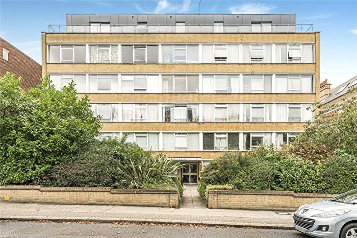 2 Bedroom Flat For Sale In Keswick Road, London, SW15