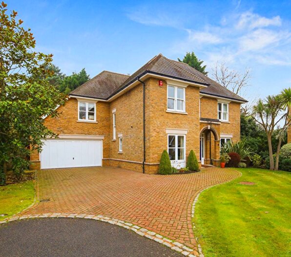 5 Bedroom Detached House To Rent In Grange Place, Walton On Thames, Surrey, KT12