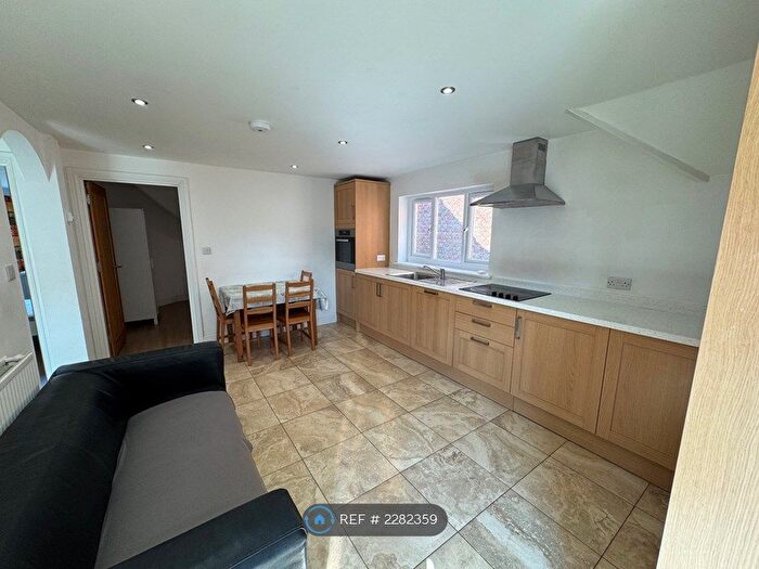 4 Bedroom Flat To Rent In Headington, Headington, Oxford, OX3