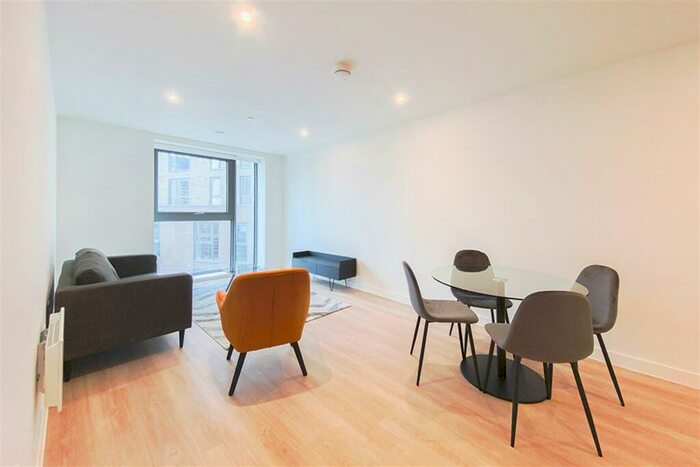 2 Bedroom Apartment To Rent In Exchange Point, M3