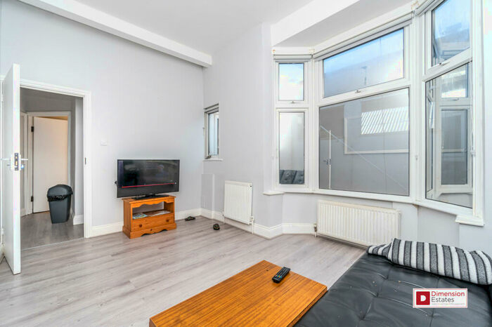 3 Bedroom Flat To Rent In , High Road Leytonstone, London, E11