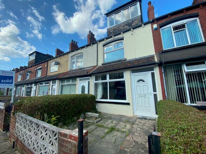 4 Bedroom House To Rent In Cross Flatts Terrace, Leeds, LS11