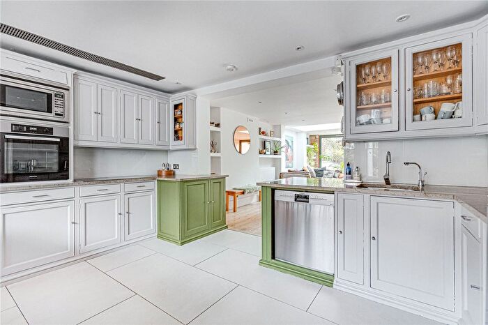 5 Bedroom End Of Terrace House To Rent In Fitzwilliam Road, Clapham Town, SW4