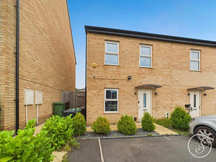 3 Bedroom Property For Sale In Azalea Avenue, Seacroft, Leeds, LS14