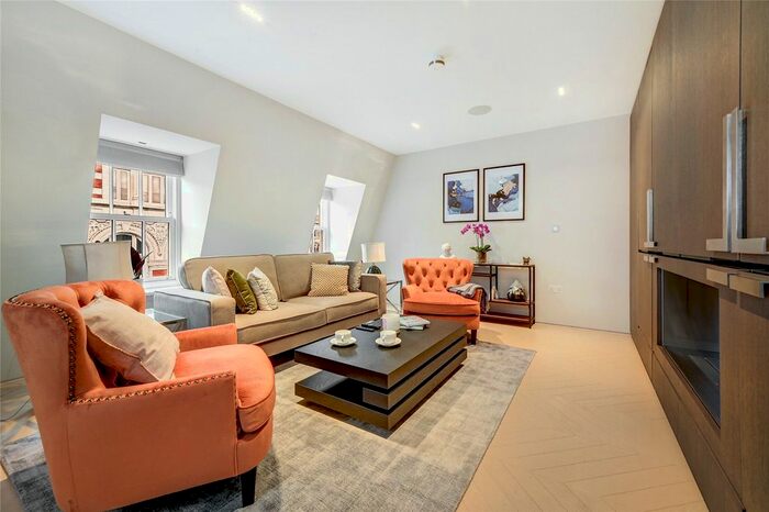 2 Bedroom Flat To Rent In Goodge Street, London, W1T