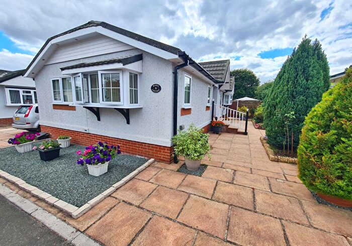2 Bedroom Park Home For Sale In Canada Road, West Wellow, Romsey, SO51