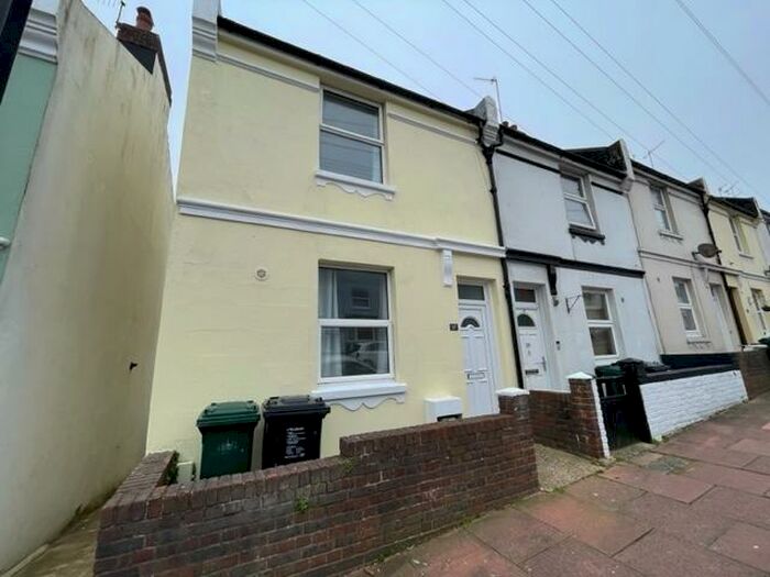 2 Bedroom End Of Terrace House To Rent In Dewe Road Brighton, BN2