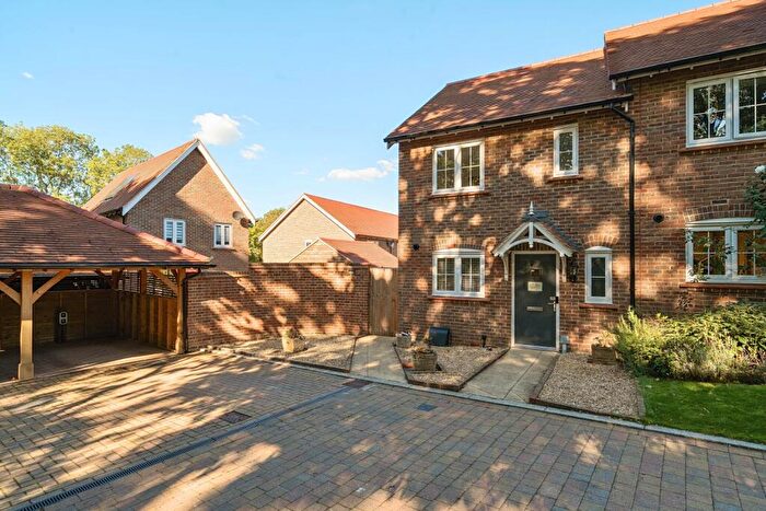 2 Bedroom End Of Terrace House For Sale In Bennetts Rest, Hook, RG27