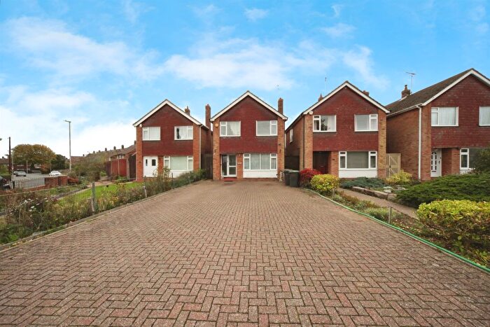 3 Bedroom Detached House For Sale In Ashcroft Road, Luton, LU2