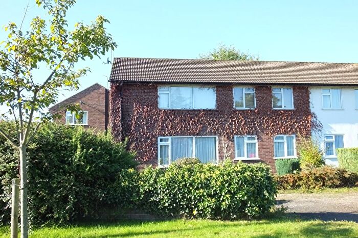 2 Bedroom Maisonette To Rent In Kingfield Drive, Woking, GU22