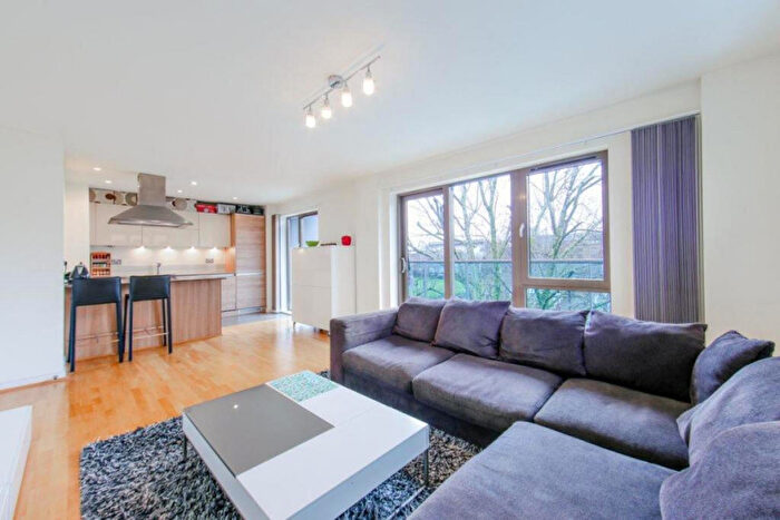 2 Bedroom Apartment To Rent In Brook House, Shadwell, E1