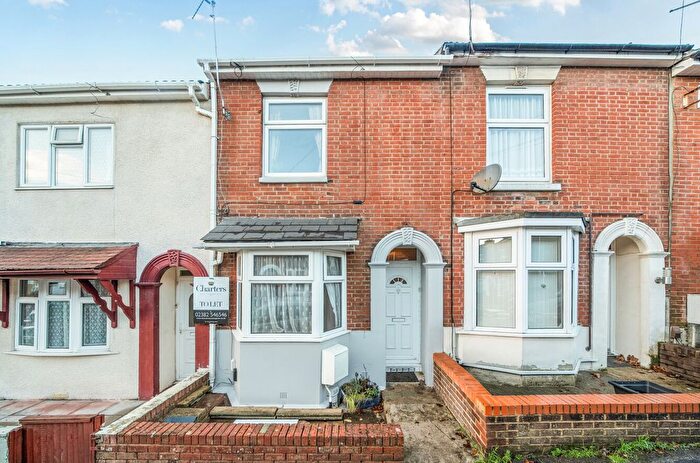 2 Bedroom Terraced House To Rent In Earls Road, Southampton, Hampshire, SO14