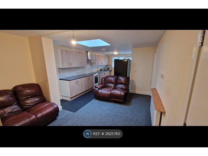3 Bedroom Flat To Rent In Winchester Road, Harrow, HA3
