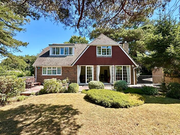 4 Bedroom Detached House For Sale In Hurst Way, Hastings, TN35