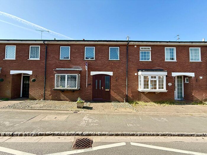 3 Bedroom Terraced House For Sale In High Street, Wing, LU7