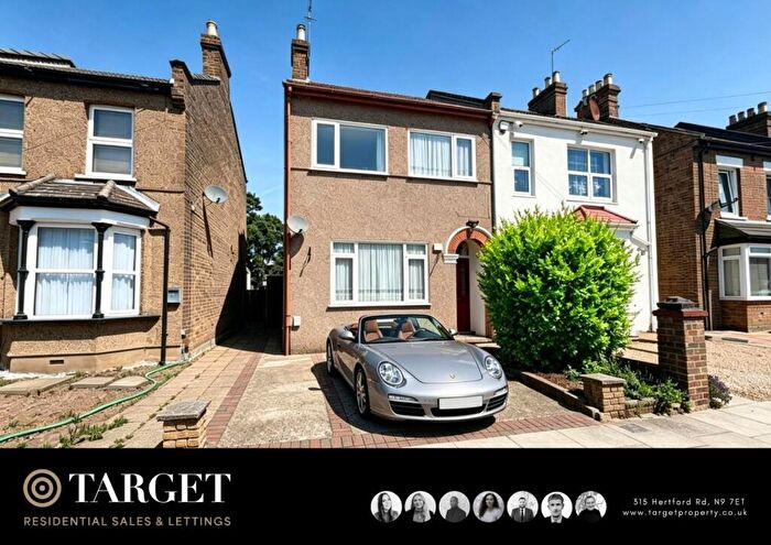 3 Bedroom End Of Terrace House To Rent In Allandale Road, EN3