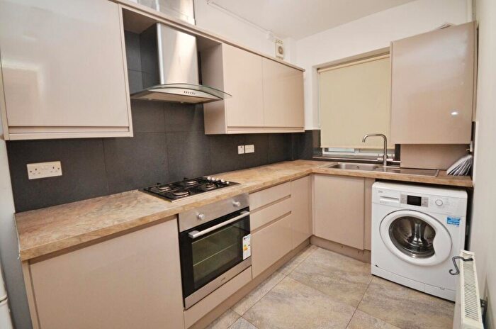 2 Bedroom Flat To Rent In Clive Road, West Dulwich, London, SE21