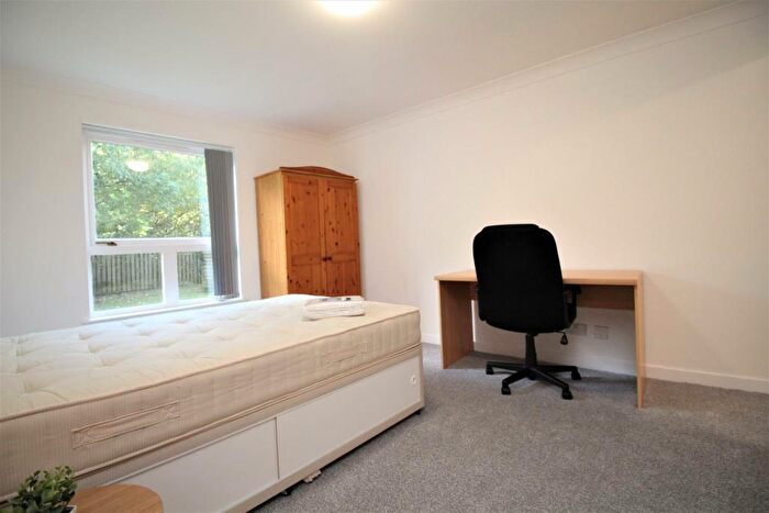 2 Bedroom Apartment To Rent In Blanefield Gardens, Glasgow, G13