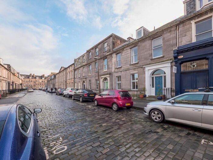 2 Bedroom Flat To Rent In Forth Street, Edinburgh, EH1