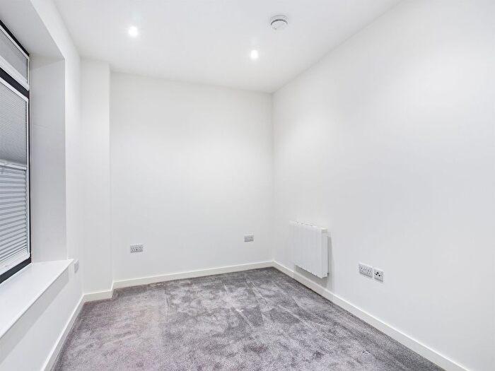 1 Bedroom Flat To Rent In Prestige House, - High Street, Egham, Surrey, TW20