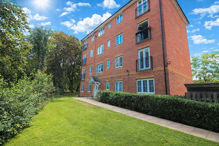 2 Bedroom Flat To Rent In Bromley Close, Harlow, CM20