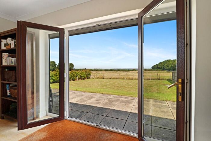 4 Bedroom Detached House For Sale In Upper Rodmersham, Rodmersham, Sittingbourne, Kent, ME9