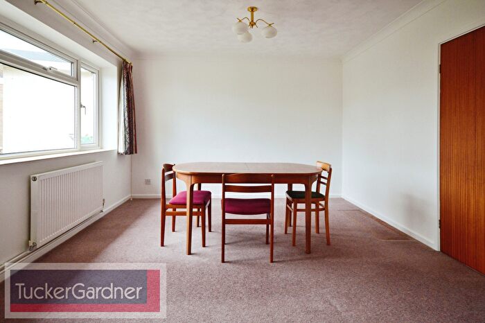 2 Bedroom Detached Bungalow To Rent In St. Andrews Close, Cambridge, CB22