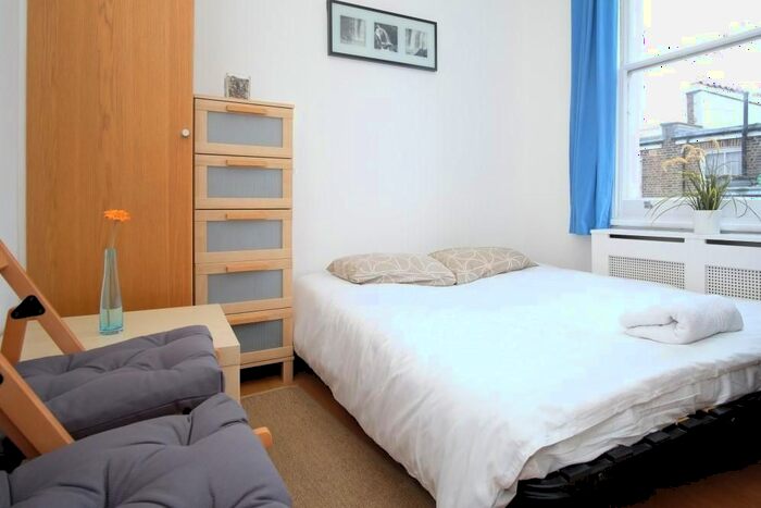 Studio To Rent In Fairholme Road, London, W14
