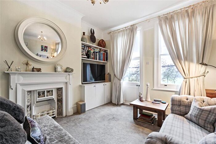 2 Bedroom Apartment To Rent In Bolingbroke Grove, London, SW11