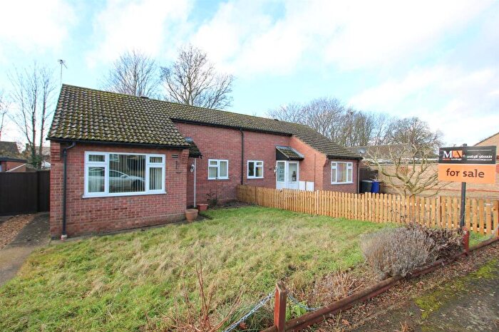 2 Bedroom Semi-Detached Bungalow For Sale In Elliott Close, Newmarket, CB8