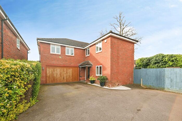 5 Bedroom Detached House For Sale In Arden Close, Balsall Common, CV7