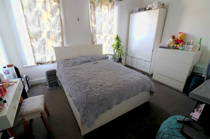 3 Bedroom Terraced House For Sale In Hengist Road, Northumberland Heath, Kent, DA8