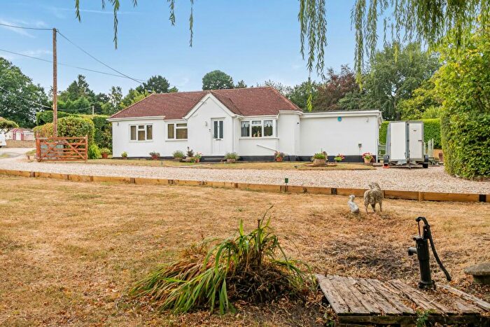 3 Bedroom Detached Bungalow For Sale In Dibden Hampshire, SO45