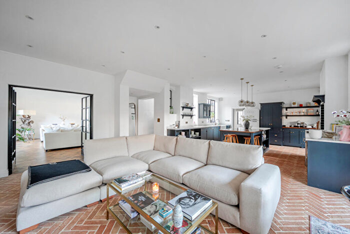 4 Bedroom Detached House For Sale In Downs Road, Epsom, KT18