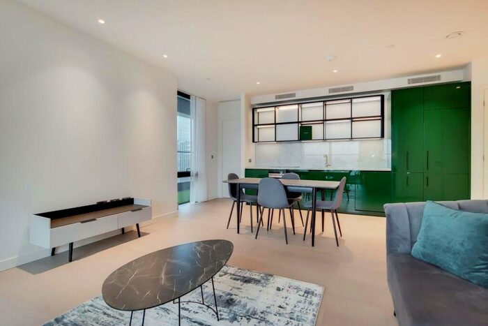 2 Bedroom Flat To Rent In Bagshaw Building, Tower Hamlets, London, E14