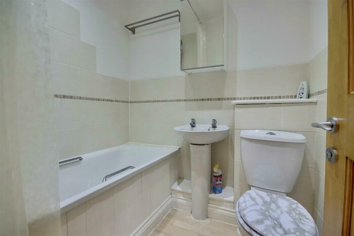 2 Bedroom End Of Terrace House For Sale In Copnor Road, Portsmouth, PO3