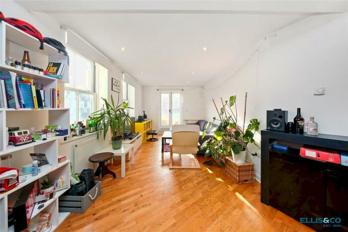 3 Bedroom Apartment To Rent In Bishops Way, London, E2