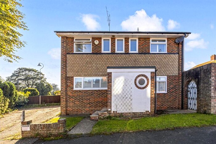 4 Bedroom Detached House To Rent In Greenoaks, Lancing, BN15