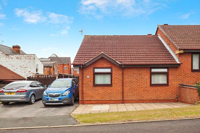 2 Bedroom Bungalow For Sale In Steads Close, Carlton, Nottingham, Nottinghamshire, NG4
