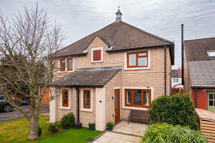 3 Bedroom Semi Detached House For Sale In Pendlebury Close, Longton, Preston, PR4