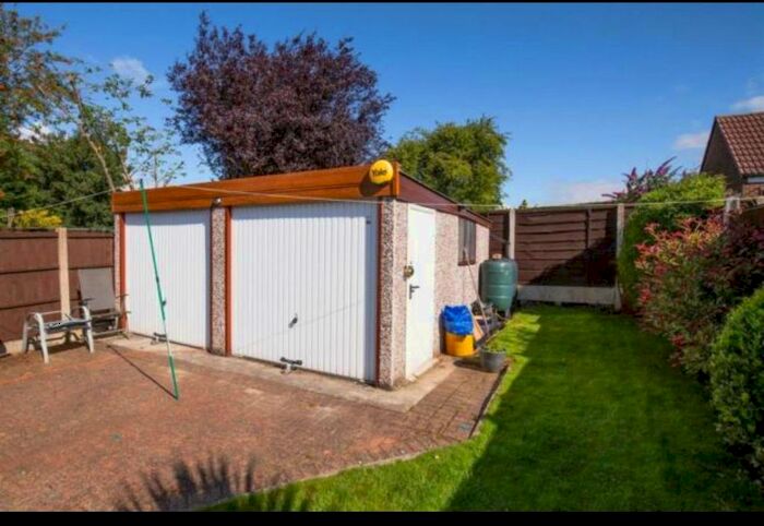 3 Bedroom House To Rent In Alandale Drive, Garforth, Leeds, LS25