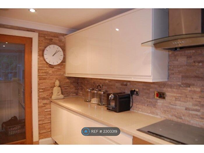 2 Bedroom Flat To Rent In Otago Street, Glasgow, G12