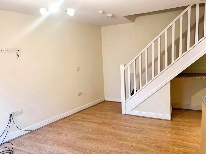 1 Bedroom Terraced House To Rent In Cusworth Road, Doncaster, South Yorkshire, DN5