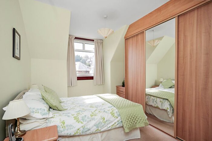 4 Bedroom Detached House For Sale In Abercorn Crescent, Willowbrae, Edinburgh, EH8